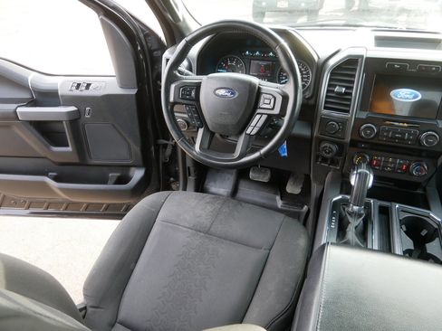 Used 2018 Ford F150 XLT w/ Equipment Group 302A Luxury image 9