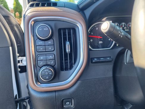 Used 2023 Chevrolet Silverado 2500 High Country image 29