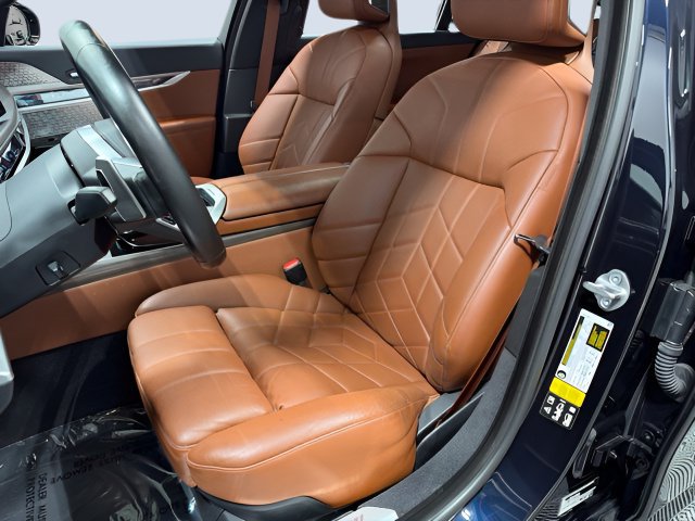 Used 2023 BMW 760i xDrive w/ Luxury Rear Seating Package AWD/4WD image 27