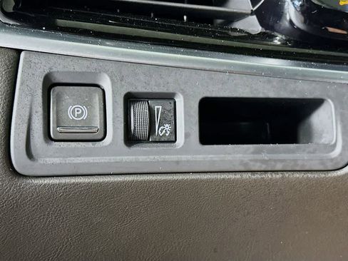 Used 2024 Cadillac XT6 Premium Luxury image 27