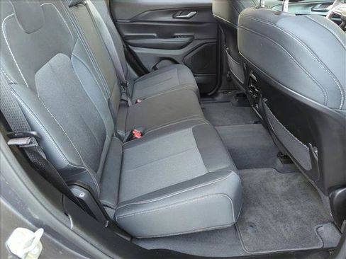 Used 2023 Jeep Grand Cherokee Laredo RWD image 19