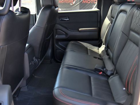 Used 2023 Nissan Frontier PRO-4X w/ Pro-4X Premium Package AWD/4WD image 43