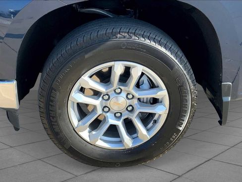 Used 2023 Chevrolet Silverado 1500 LT w/ Protection Package RWD image 9