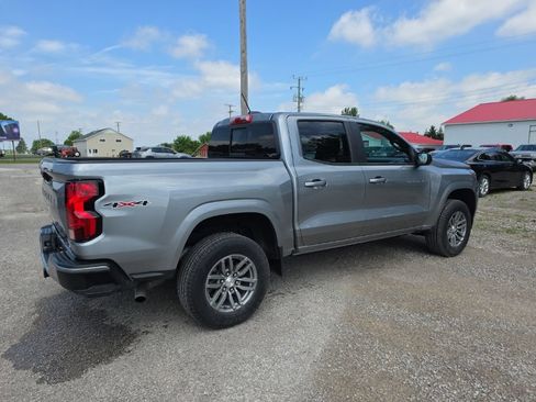 Used 2024 Chevrolet Colorado LT w/ LT Convenience Package II AWD/4WD image 5