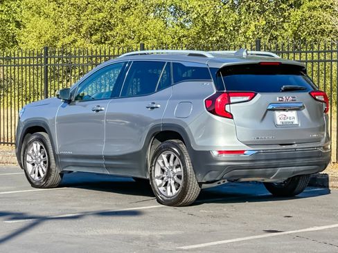Used 2024 GMC Terrain SLT AWD/4WD image 5