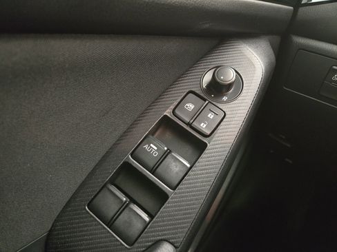 Used 2016 MAZDA MAZDA3 i Sport image 28