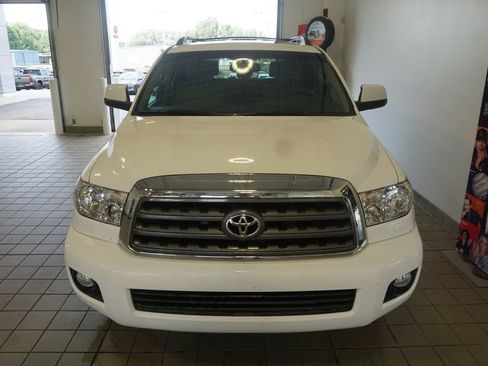 Used 2017 Toyota Sequoia SR5 w/ Premium Package AWD/4WD image 15