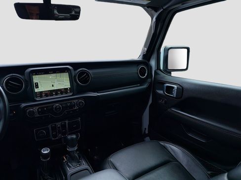 Used 2022 Jeep Wrangler Unlimited Sahara w/ Cold Weather Group image 22