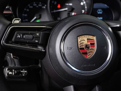 Certified 2026 Porsche Macan AWD/4WD image 20