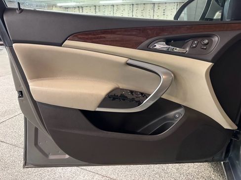 Used 2017 Buick Regal Sport Touring image 16