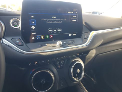 Used 2023 Chevrolet Blazer LT image 25