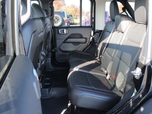 Used 2026 Jeep Wrangler Unlimited Rubicon image 22