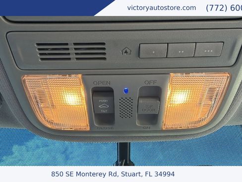 Used 2011 Honda Odyssey Touring Elite image 21