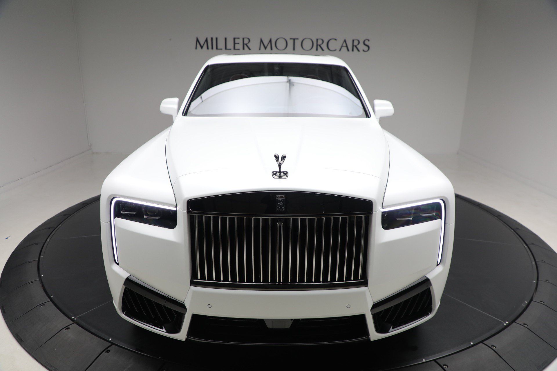 Certified 2025 Rolls-Royce Cullinan Black Badge AWD/4WD image 16