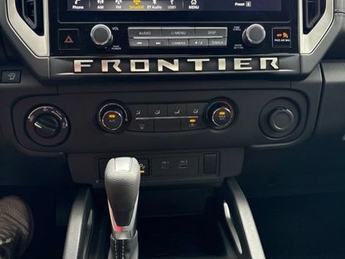 Used 2025 Nissan Frontier SV AWD/4WD image 9