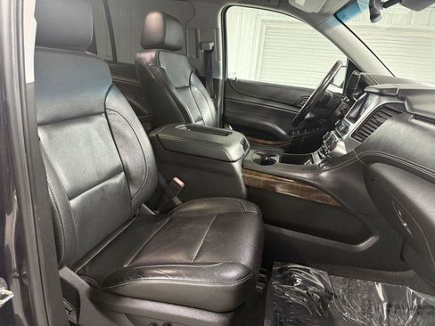 Used 2018 Chevrolet Suburban LT image 45