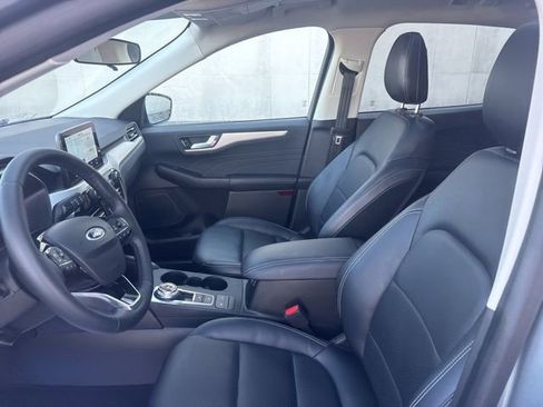 Used 2022 Ford Escape SEL w/ Class II Trailer Tow Package image 10