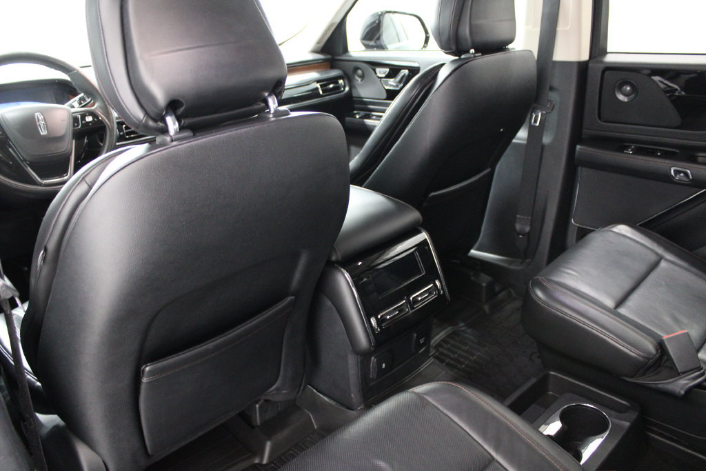 Used 2020 Lincoln Aviator Reserve w/ Elements Package Plus AWD/4WD image 16