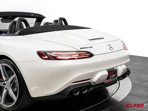 Used 2021 Mercedes-Benz AMG GT Roadster image 19