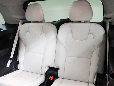 Used 2022 Volvo XC90 T5 Momentum w/ Climate Package FWD image 30