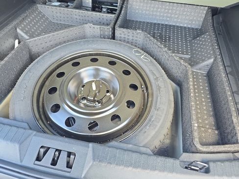 Used 2024 Ford Edge SEL w/ Convenience Package image 12