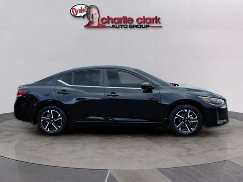 Used 2025 Nissan Sentra SV FWD image 5
