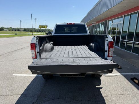 Used 2022 RAM 2500 Tradesman w/ Chrome Appearance Group AWD/4WD image 11