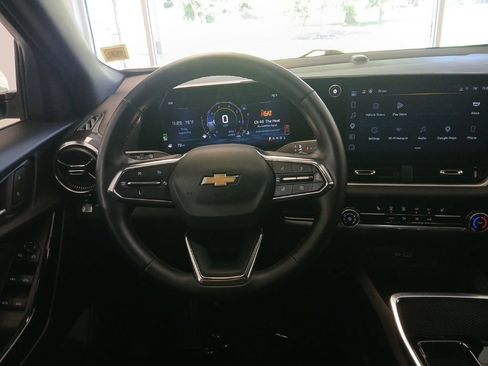 Used 2025 Chevrolet Equinox LT FWD image 18