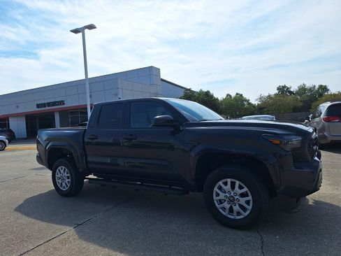 Used 2026 Toyota Tacoma SR5 RWD image 3