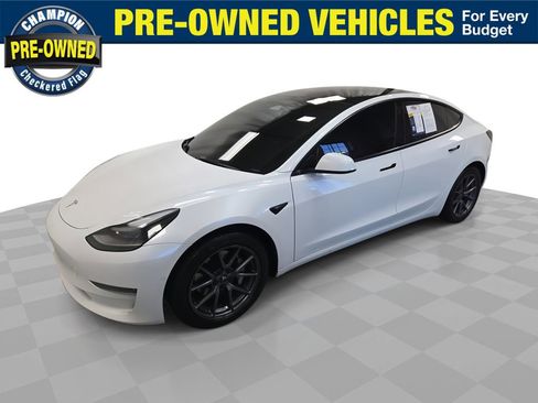 Used 2022 Tesla Model 3 Long Range image 1