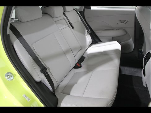 Certified 2024 Hyundai Kona SEL AWD/4WD image 18