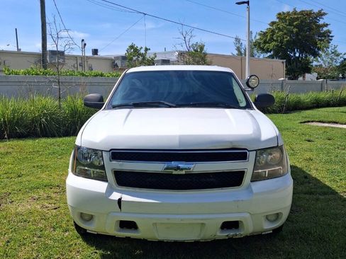 Used 2010 Chevrolet Tahoe LS w/ Interior Plus Package RWD image 3