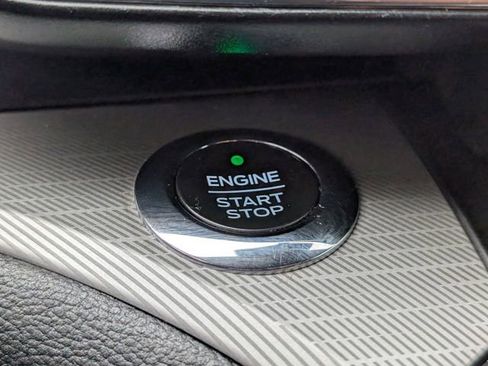 Used 2020 Ford Explorer XLT w/ Equipment Group 202A image 18