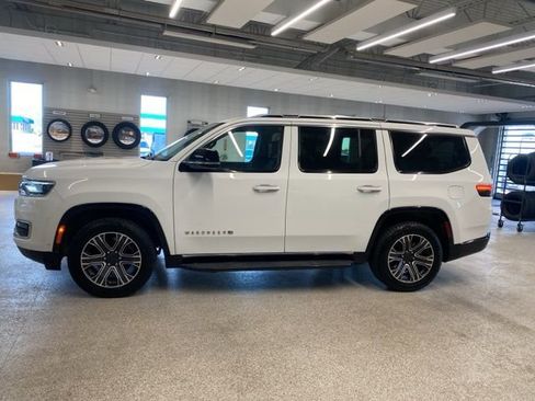 Used 2024 Jeep Wagoneer Series II image 11