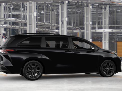 New 2026 Toyota Sienna XSE FWD image 11
