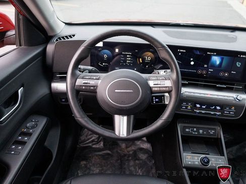 Used 2025 Hyundai Kona Limited image 2