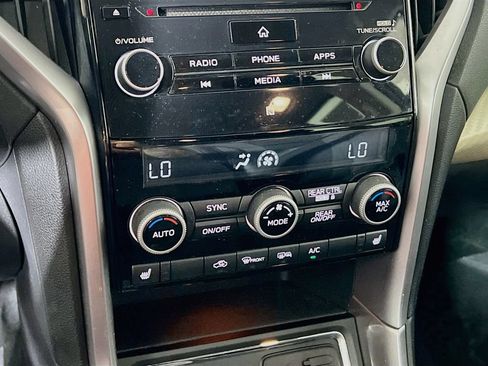 Used 2019 Subaru Ascent Premium AWD/4WD image 14