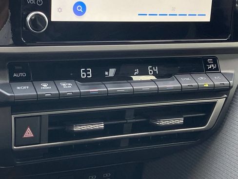 Certified 2025 Toyota Camry SE w/ Convenience Package FWD image 24