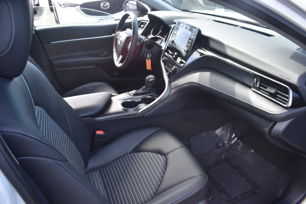 Used 2023 Toyota Camry SE FWD image 9