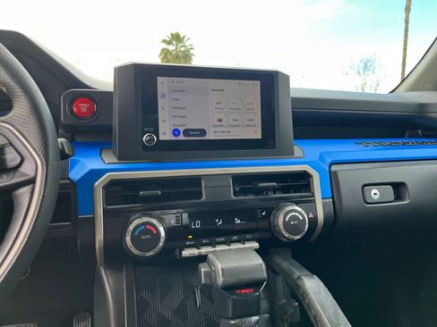 Used 2025 Toyota Tacoma TRD Off-Road image 17