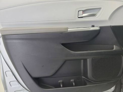 Used 2025 Toyota Sienna XLE FWD image 15