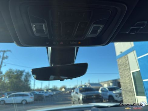 Used 2021 GMC Sierra 1500 AT4 w/ AT4 Premium Package image 25