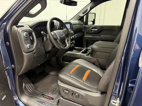 Used 2023 GMC Sierra 2500 AT4 image 11