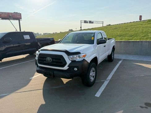 Used 2021 Toyota Tacoma SR AWD/4WD image 2