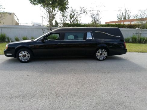 Used 2003 Cadillac De Ville Hearse image 4