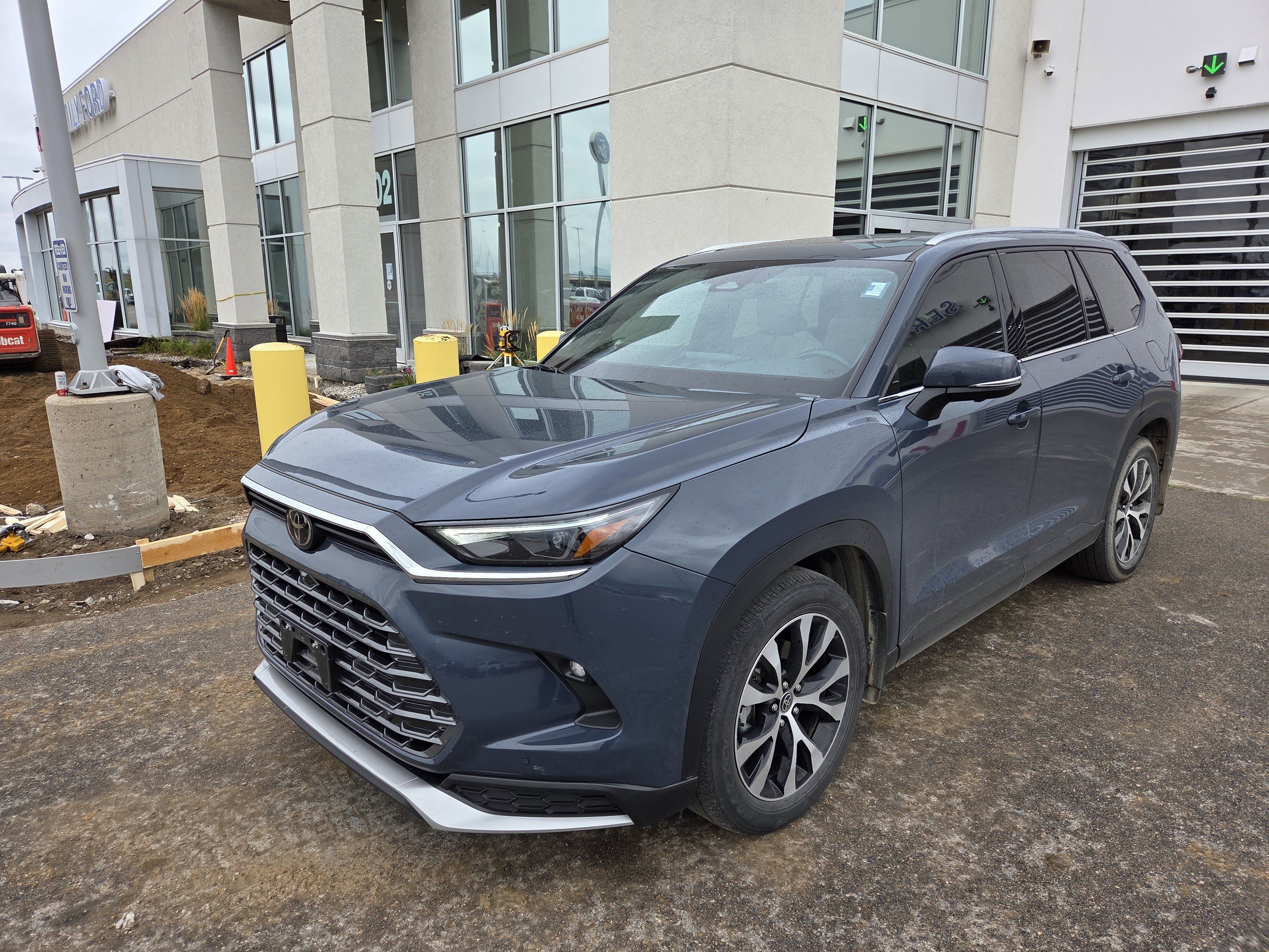 Used 2024 Toyota Grand Highlander AWD Hybrid image 3