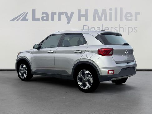 New 2026 Hyundai Venue SEL FWD image 4