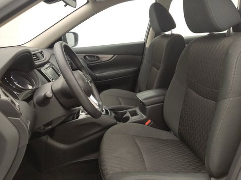 Used 2020 Nissan Rogue S FWD image 17