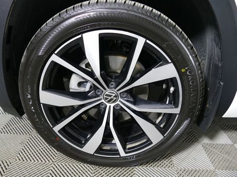 Used 2024 Volkswagen Atlas Cross Sport SEL Premium R-Line image 25