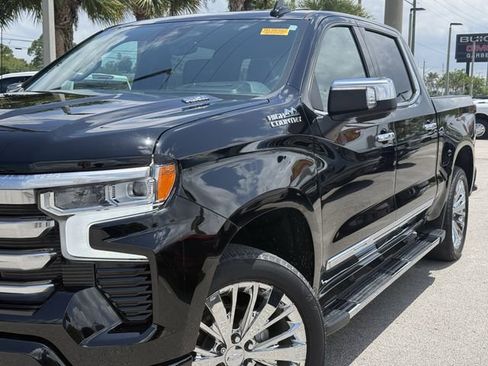 Used 2023 Chevrolet Silverado 1500 High Country w/ High Country Premium Package AWD/4WD image 6